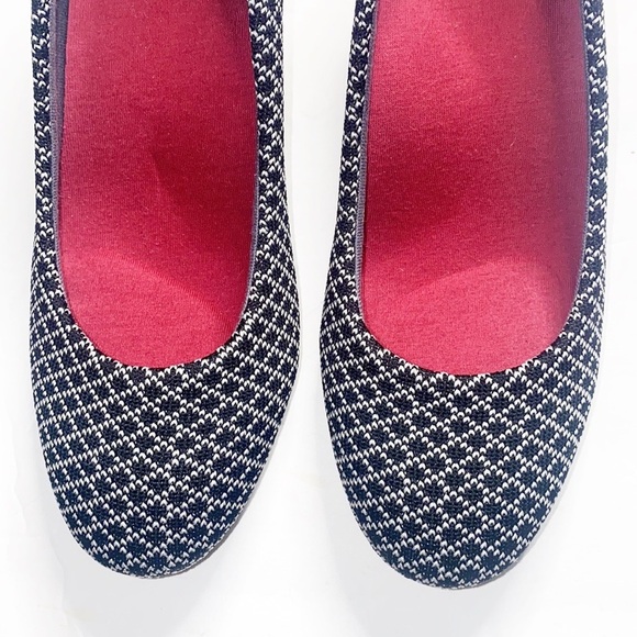 Betabrand Starter Red Black White Textured Patterned Block Heels - Picture 3 of 9